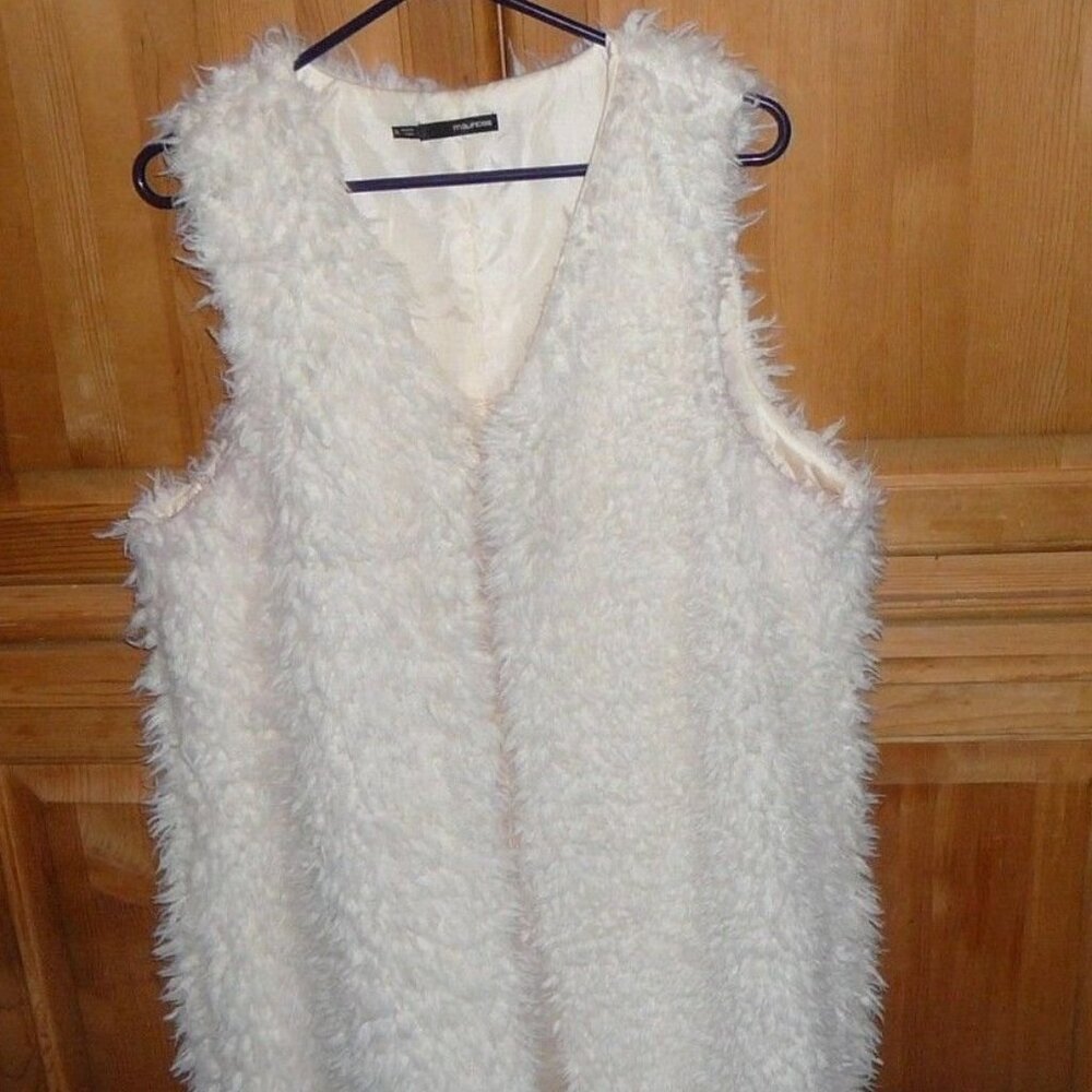 Maurices Womans XL(Petite) Ivory Faux Fur Open Shag Vest